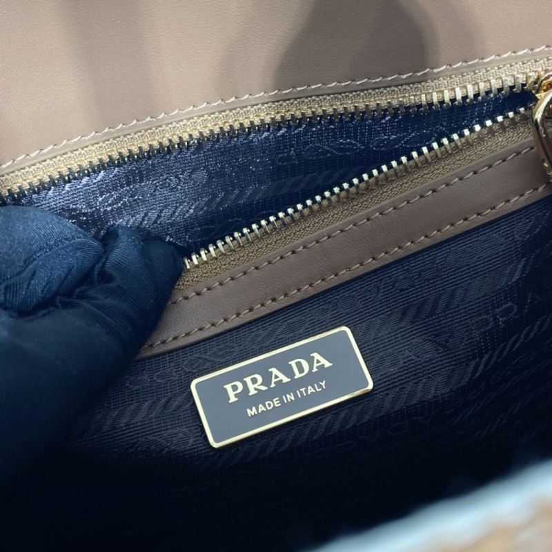Pra*a tote bags
